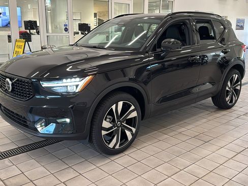 New 2026 Volvo XC40 B5 Ultra w/ Protection Package Premier image 9