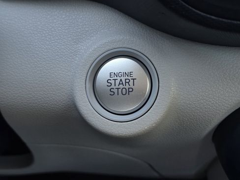 Certified 2024 Hyundai Venue Limited image 29