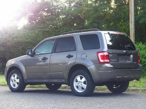 Used 2009 Ford Escape XLT FWD image 3