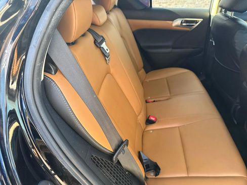 Used 2016 Lexus CT 200h w/ Accessory Package 2 image 41