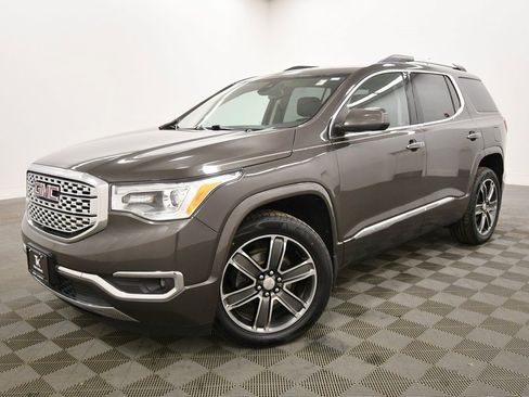 Used 2019 GMC Acadia Denali w/ Technology Package image 2