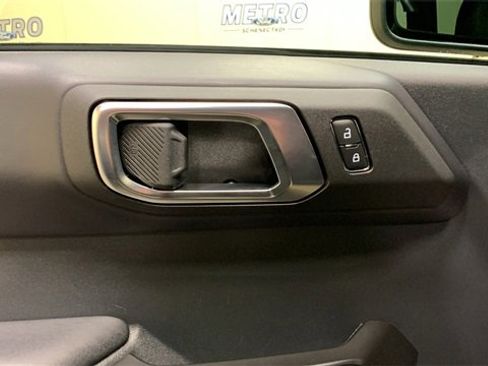 Certified 2025 Ford Bronco Outer Banks w/ Sasquatch Package image 26