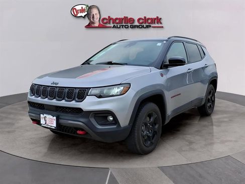 Used 2024 Jeep Compass Trailhawk image 1