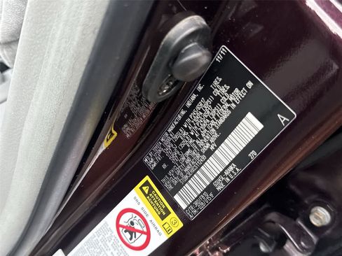 Used 2012 Toyota Highlander 4WD w/ Tow Pkg image 25
