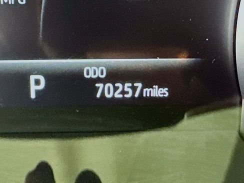 Used 2024 Toyota Highlander XLE image 27