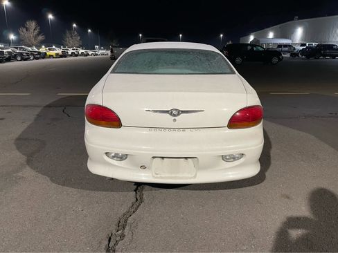 Used 2004 Chrysler Concorde LXi image 5
