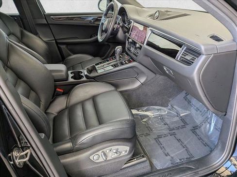 Used 2024 Porsche Macan AWD/4WD image 22