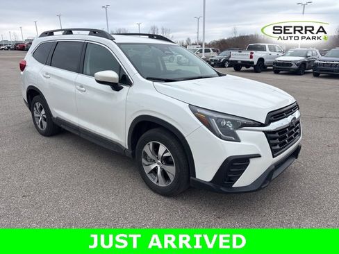 Used 2024 Subaru Ascent Premium w/ Convenience Package image 2