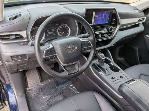 Used 2026 Toyota Highlander XLE AWD/4WD image 17