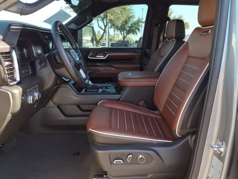 Used 2026 GMC Sierra 2500 Denali Ultimate w/ Max Trailering Package AWD/4WD image 16