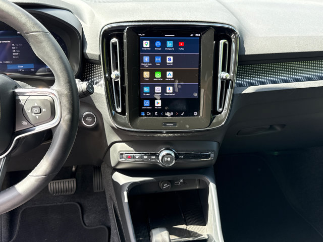 Used 2025 Volvo XC40 B5 Plus AWD/4WD image 20