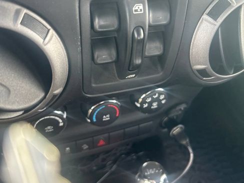 Used 2012 Jeep Wrangler Unlimited Sport AWD/4WD image 14
