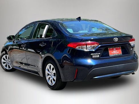 Used 2021 Toyota Corolla LE FWD image 4