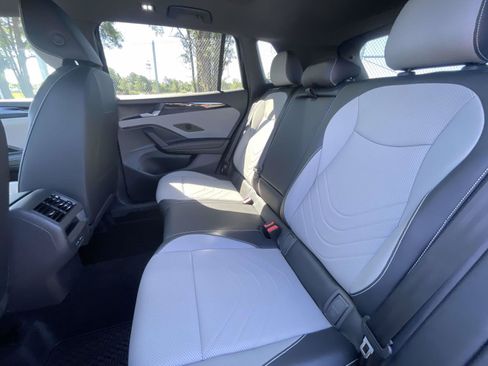 New 2026 Volkswagen Tiguan SE R-Line FWD image 10