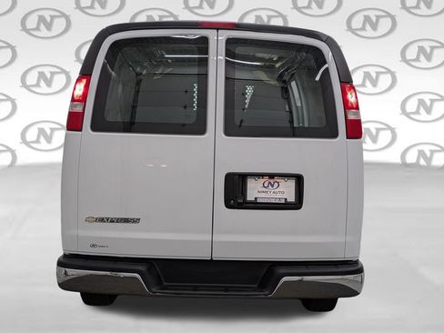 Used 2024 Chevrolet Express 2500 w/ Driver Convenience Package RWD image 14