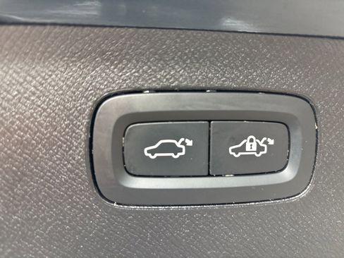 Certified 2023 Volvo XC90 B6 Plus w/ Protection Package Premier image 37