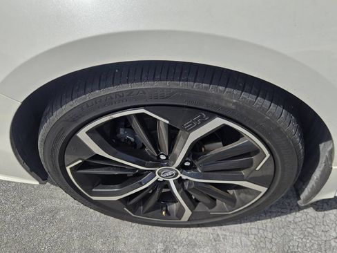 Used 2024 Nissan Altima 2.5 SR w/ SR Premium Package FWD image 7