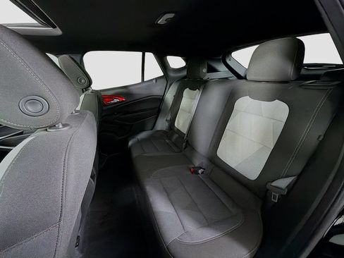 Used 2025 Chevrolet Trax RS w/ Sunroof Package FWD image 27