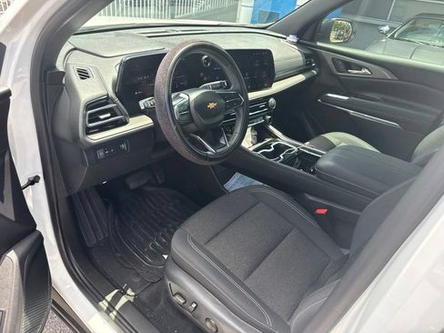 Used 2024 Chevrolet Traverse LT FWD image 14
