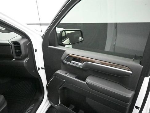 Used 2023 Chevrolet Silverado 1500 LT AWD/4WD image 29