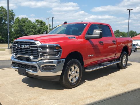 Used 2026 RAM 2500 Big Horn AWD/4WD image 2