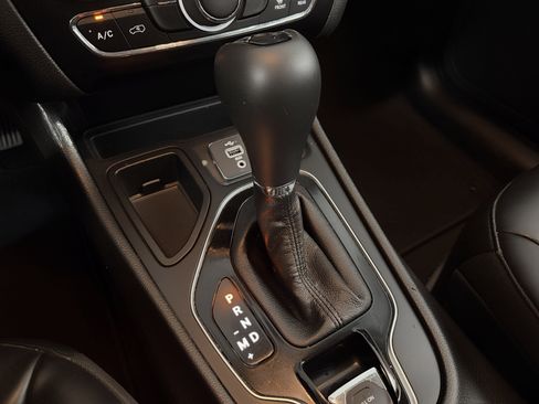 Used 2021 Jeep Cherokee Latitude Plus FWD image 25