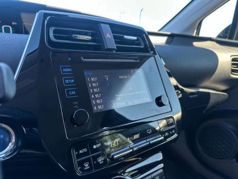 Used 2017 Toyota Prius Two w/ Prius Two Safety Plus Package FWD image 18