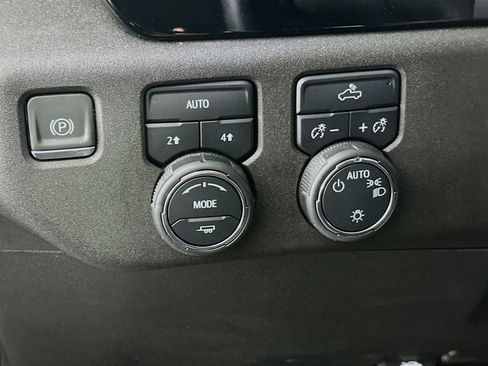 Used 2024 Chevrolet Silverado 1500 LT image 16