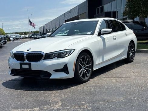 Used 2019 BMW 330i xDrive Sedan w/ Driving Assistance Package AWD/4WD image 4
