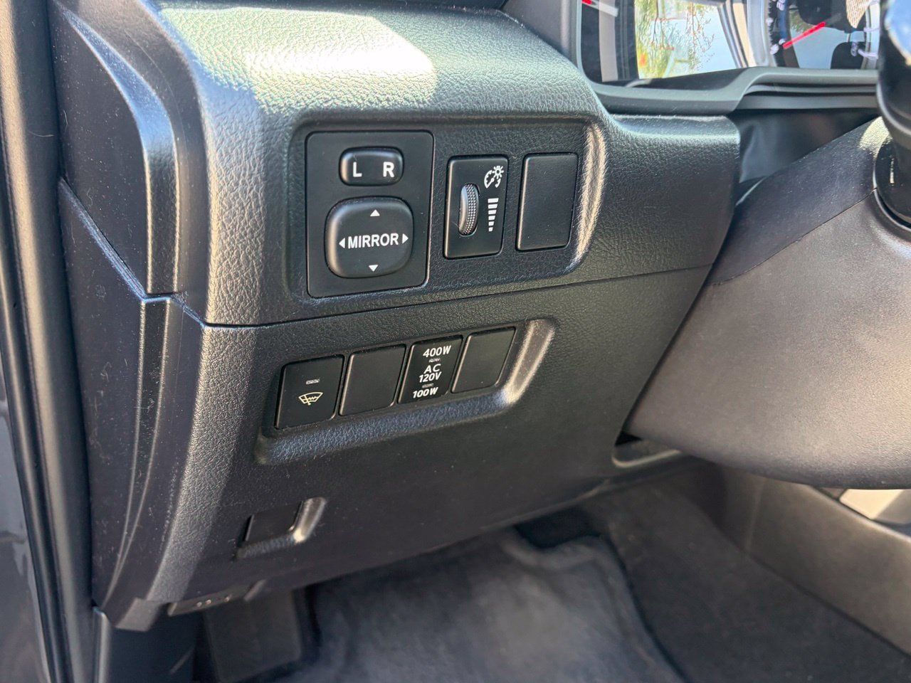 Used 2015 Toyota 4Runner SR5 AWD/4WD image 7
