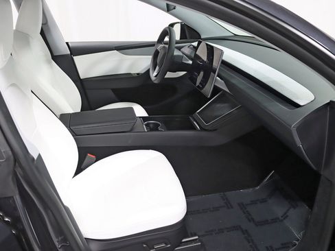 Used 2026 Tesla Model Y Long Range AWD/4WD image 33