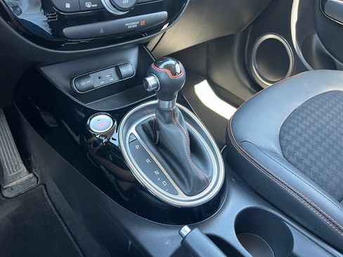 Used 2018 Kia Soul ! FWD image 34