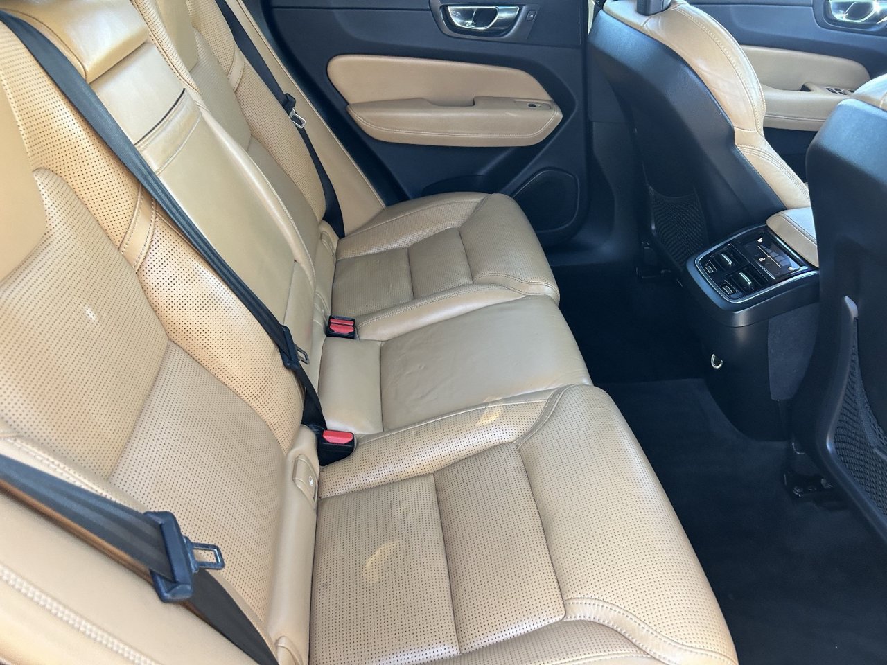 Used 2018 Volvo XC60 T6 Inscription w/ Luxury Seat Package AWD/4WD image 15