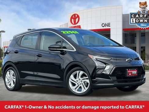Used 2023 Chevrolet Bolt LT FWD image 2