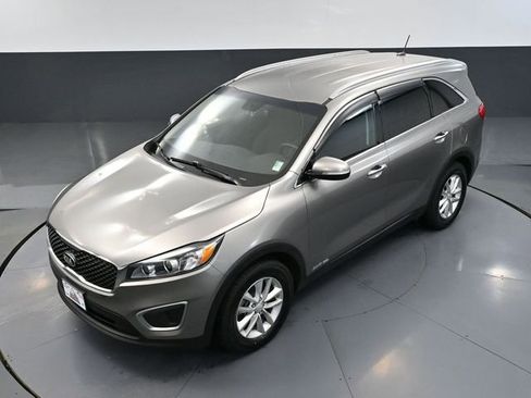 Used 2016 Kia Sorento LX image 51
