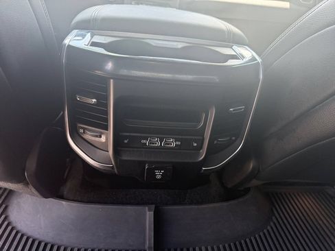 Used 2022 RAM 1500 Laramie AWD/4WD image 17