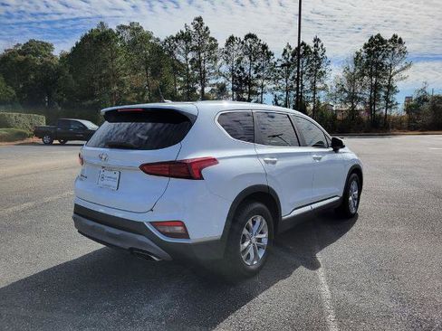 Used 2019 Hyundai Santa Fe SE image 5