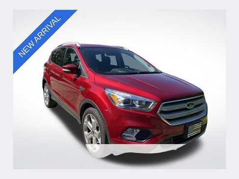 Used 2019 Ford Escape Titanium FWD image 1