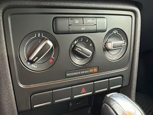 Used 2017 Volkswagen Beetle 1.8T S image 17