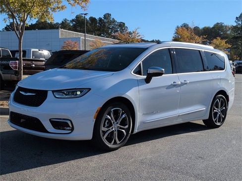 New 2026 Chrysler Pacifica Pinnacle image 7