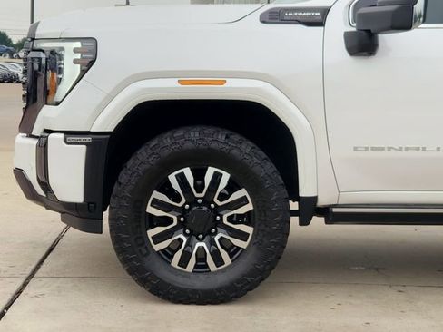 Used 2024 GMC Sierra 2500 Denali Ultimate w/ Max Trailering Package AWD/4WD image 8