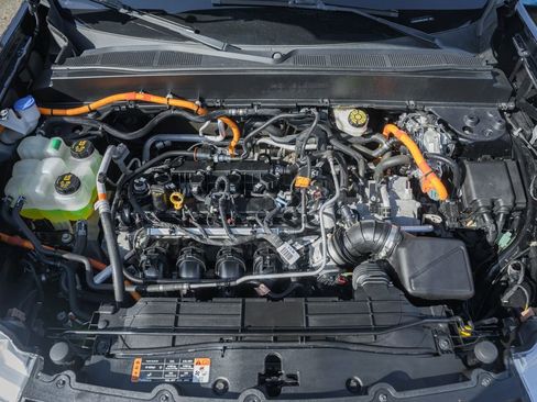 Used 2022 Ford Maverick Lariat w/ Lariat Luxury Package image 18