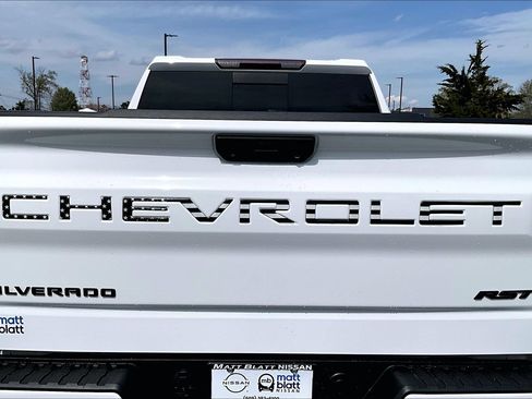 Used 2024 Chevrolet Silverado 1500 RST w/ Convenience Package II AWD/4WD image 30
