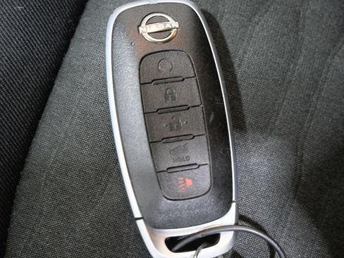 Used 2025 Nissan Pathfinder SV AWD/4WD image 29