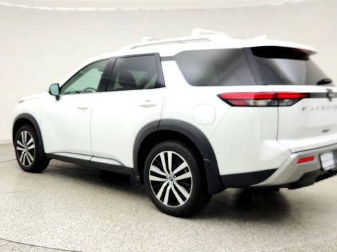 Used 2025 Nissan Pathfinder Platinum w/ Cargo Package AWD/4WD image 7