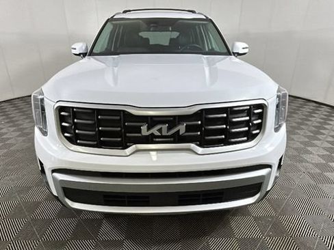 Used 2025 Kia Telluride S FWD image 7
