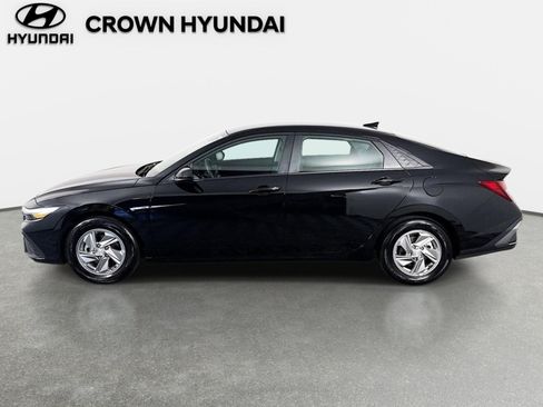Certified 2026 Hyundai Elantra SE FWD image 8