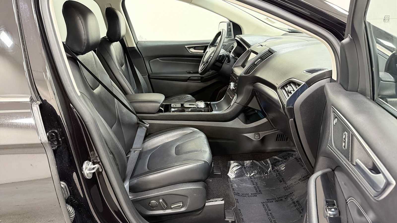 Used 2019 Ford Edge Titanium AWD/4WD image 28