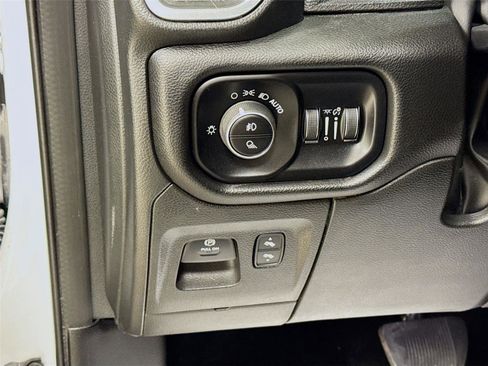 Used 2023 RAM 1500 Laramie AWD/4WD image 10