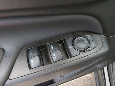Used 2024 Chevrolet Equinox LT FWD image 14